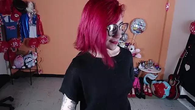 MissMiia2 on StripChat 