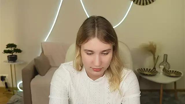 MoiraDuell on StripChat 