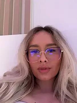 mollyxxx on StripChat 