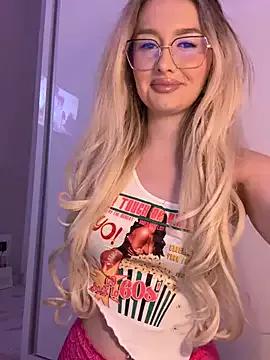 mollyxxx on StripChat 