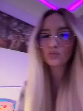 mollyxxx on StripChat 