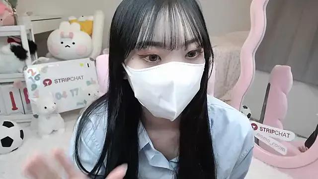 momo_room on StripChat 