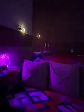 Money-Bitchs — Private on StripChat