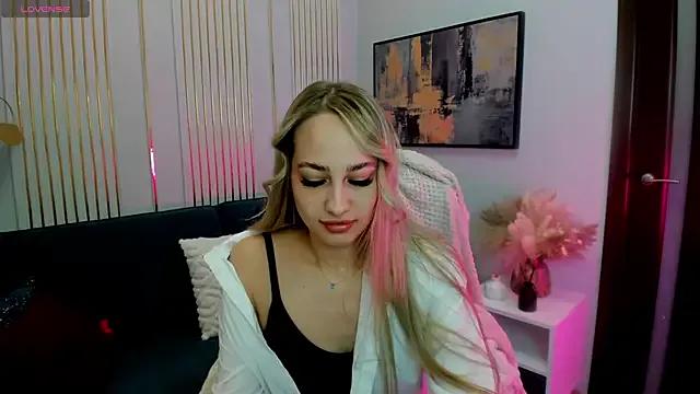 Money_Pulator on StripChat 