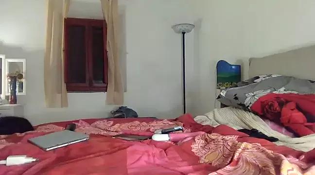 MonnaLisa22 on StripChat 