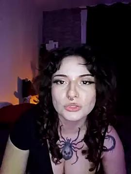 Moxxxie — topless + lien de contrle