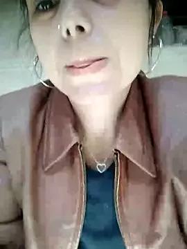 naaanaaah_ on StripChat 