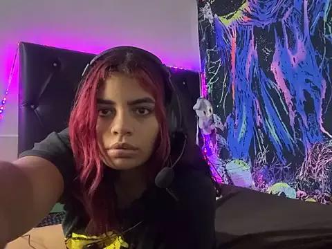 nayaxxx13 on StripChat 