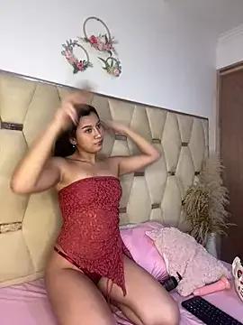 Niicolle_saenz on StripChat 