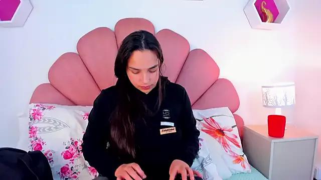 niki_Johnson on StripChat 