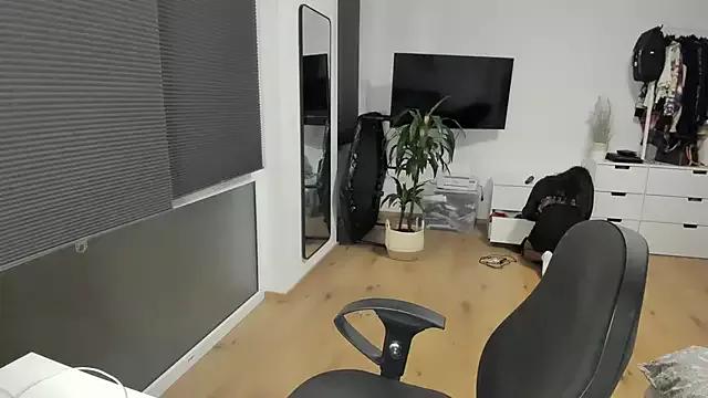 Niki_May on StripChat 