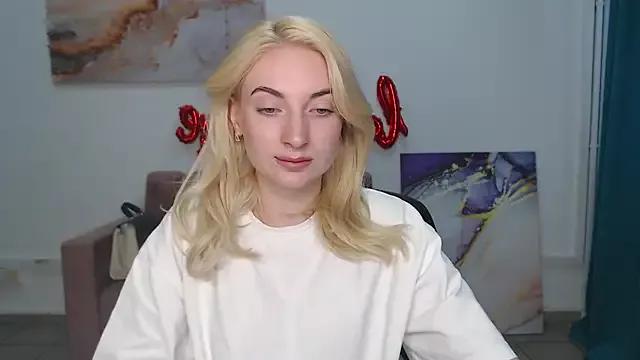 NinaRichiS on StripChat 