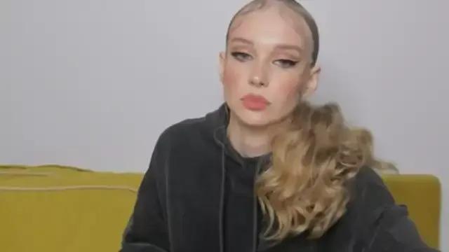 oneejasmin on StripChat 