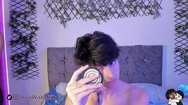 OreoWithMiilk on StripChat 