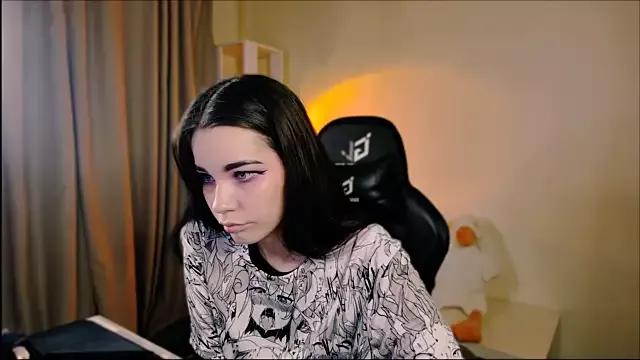 Owl_Alissa on StripChat 