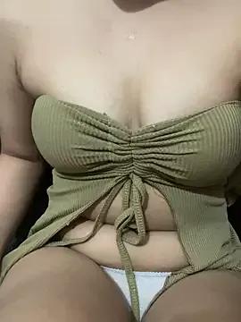 ParisLove18 on StripChat 