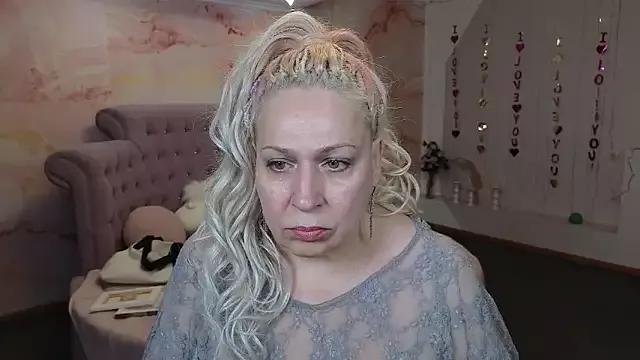 Penelope_Pinky on StripChat 