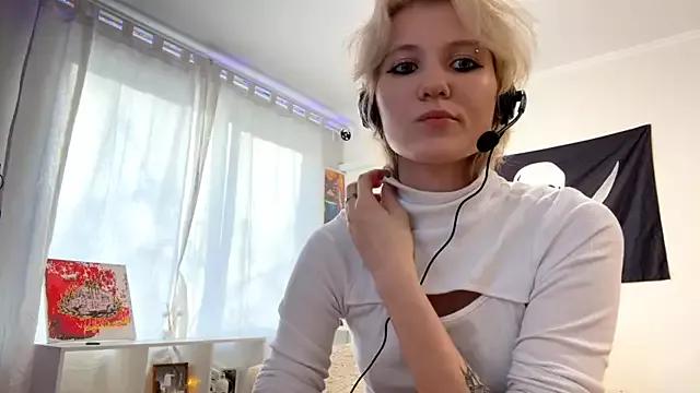 PirateFlower on StripChat 