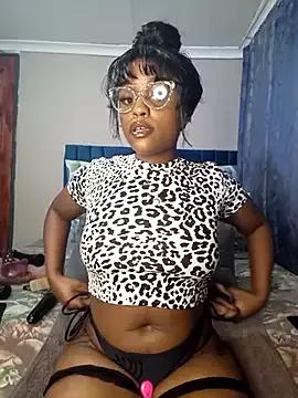 Queen-Chocolate on StripChat 