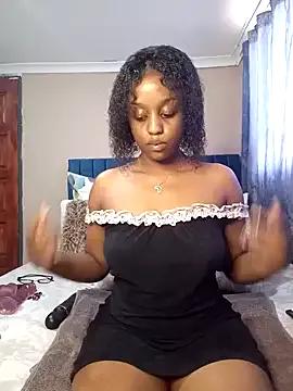 Queen-Chocolate on StripChat 