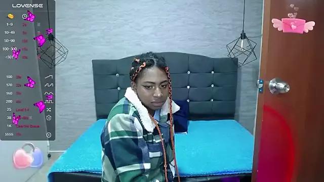 Queen_perla_ on StripChat 
