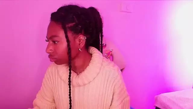 Queen_perla_ on StripChat 