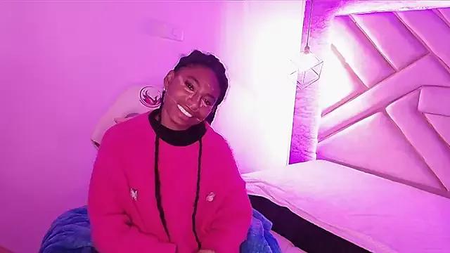 Queen_perla_ on StripChat 