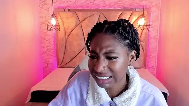 Queen_perla_ on StripChat 
