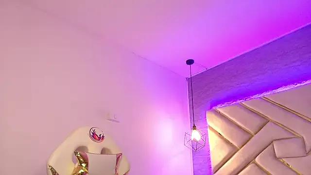 Queen_perla_ on StripChat 