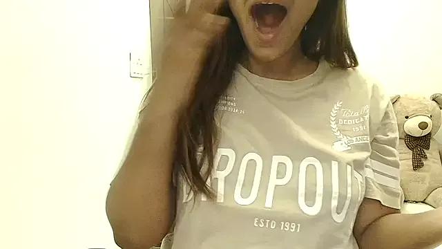 Queen_Sakhi on StripChat 