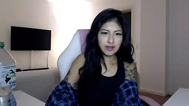 QueenFernanda on StripChat 