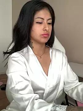 QueenFernanda on StripChat 