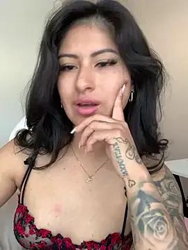 QueenFernanda on StripChat 