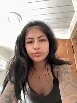 QueenFernanda on StripChat 