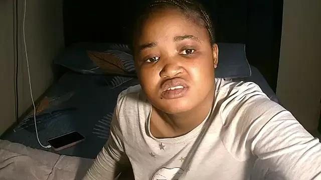 QUEENSHYNESS on StripChat 