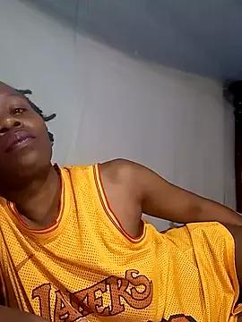 Queentesi on StripChat 