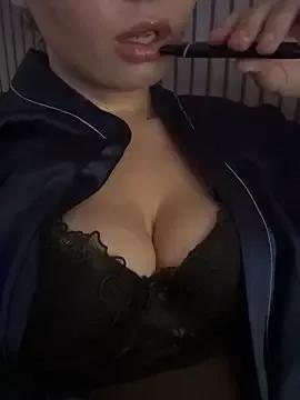 Raghbatuk-Al-Muthira on StripChat 