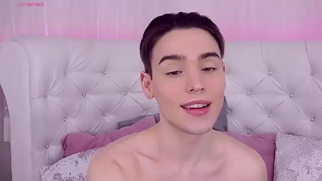 RobbyCharming on StripChat 