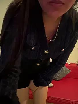 salma213 on StripChat 