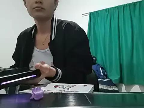 Samantha9710 on StripChat 
