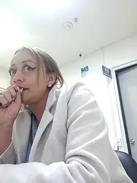 Samantha_Lx on StripChat 