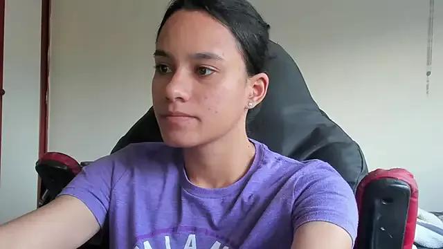 SamanthaWatson on StripChat 