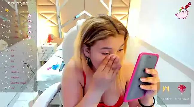sammycurvy on StripChat 