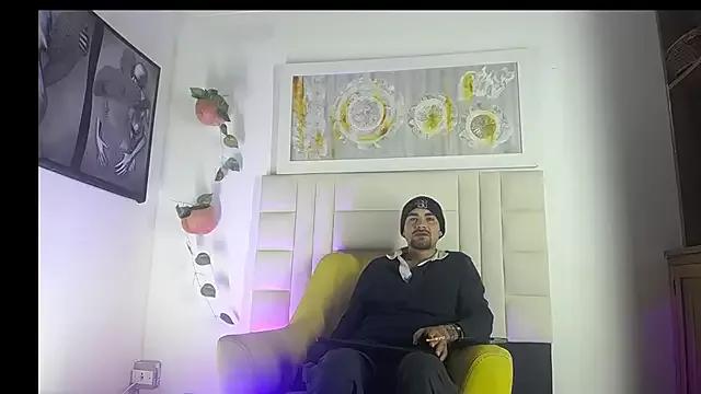 santi_hot2 on StripChat 