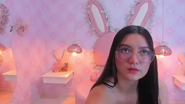 Saraa_Skinny on StripChat 
