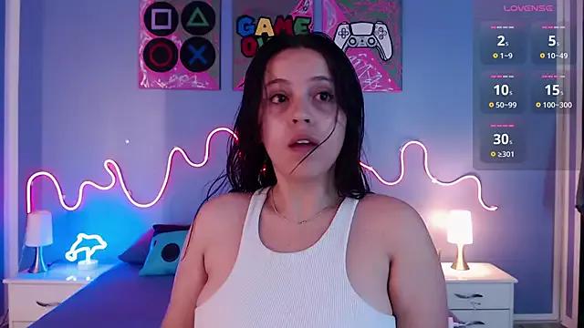 SaraCampur on StripChat 