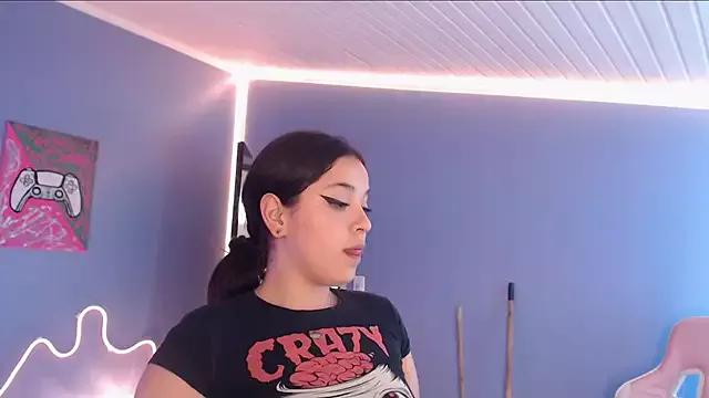 SaraCampur on StripChat 