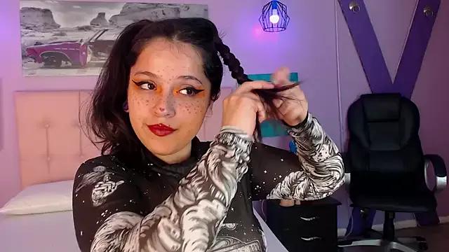 SaraCampur on StripChat 