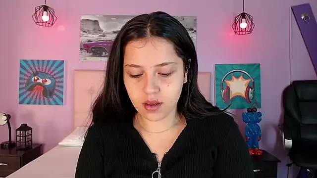 SaraCampur on StripChat 