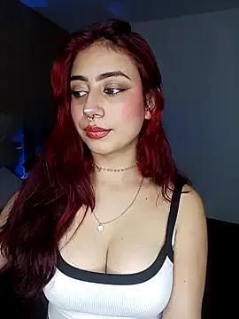 Sarah_lark on StripChat 